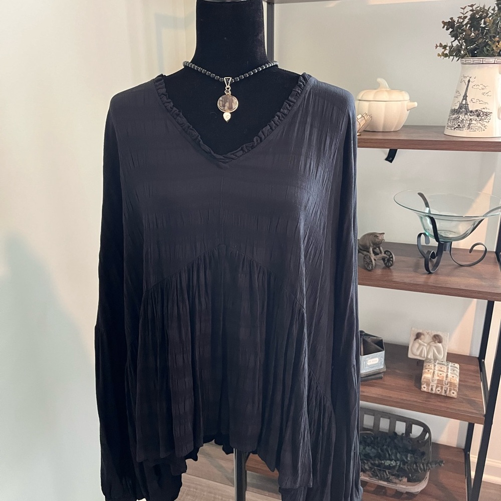 Time and Tru Black Babydoll top! Size 4x 100%rayon - cool material!